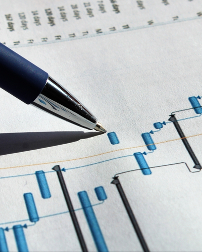 Análise financeira para estruturação de Joint Venture e parcerias estratégicas corporativas.